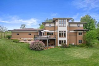 2201 Town Hall Road, Mount Horeb, WI 53572