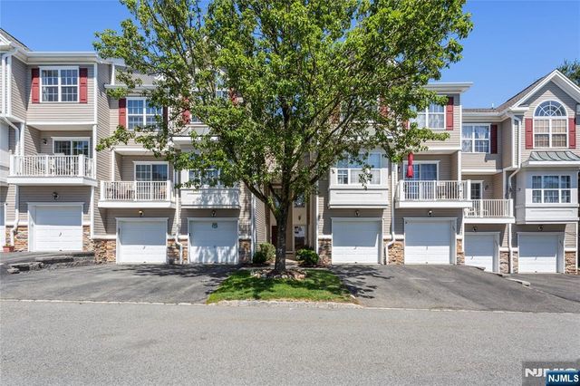 169 Vista Terrace, Pompton Lakes, NJ 07442