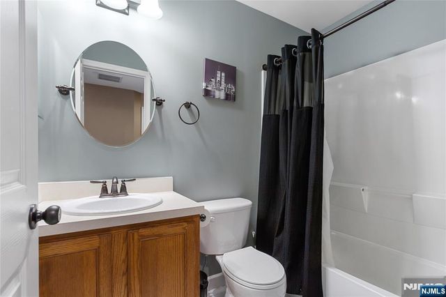 169 Vista Terrace, Pompton Lakes, NJ 07442