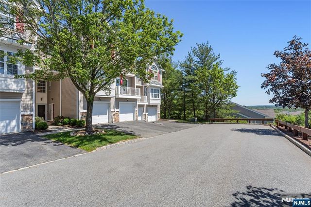 169 Vista Terrace, Pompton Lakes, NJ 07442