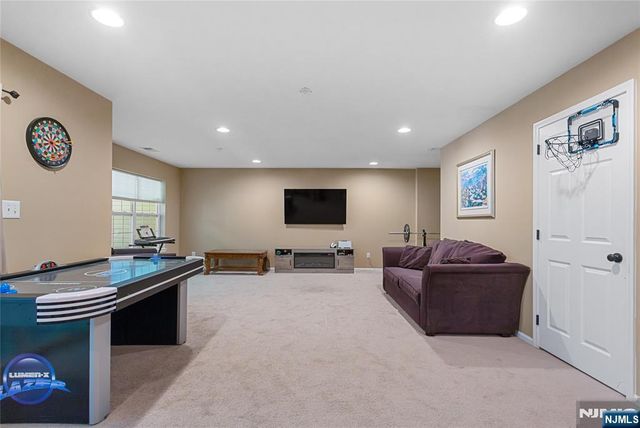 169 Vista Terrace, Pompton Lakes, NJ 07442