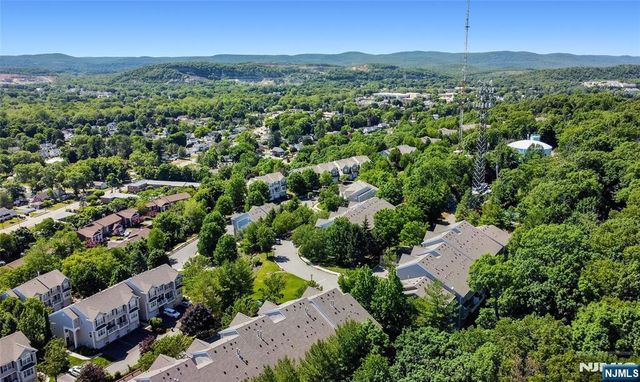 169 Vista Terrace, Pompton Lakes, NJ 07442