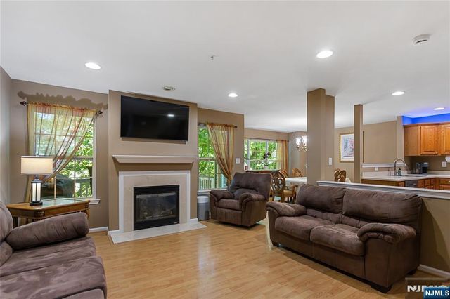 169 Vista Terrace, Pompton Lakes, NJ 07442