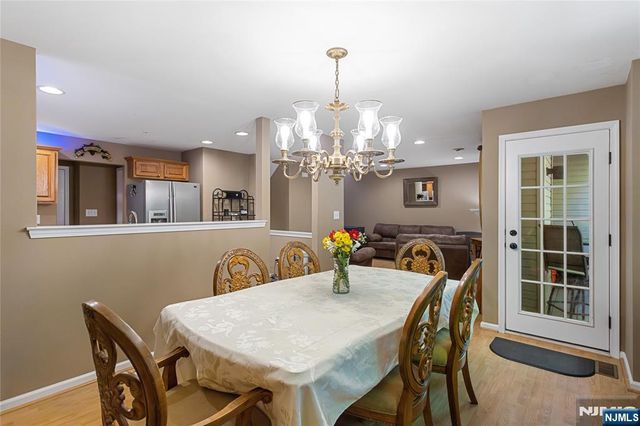 169 Vista Terrace, Pompton Lakes, NJ 07442