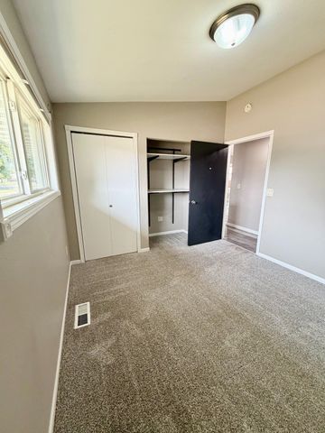 1816 2nd Ave NW, Minot, ND 58703