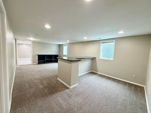 1816 2nd Ave NW, Minot, ND 58703