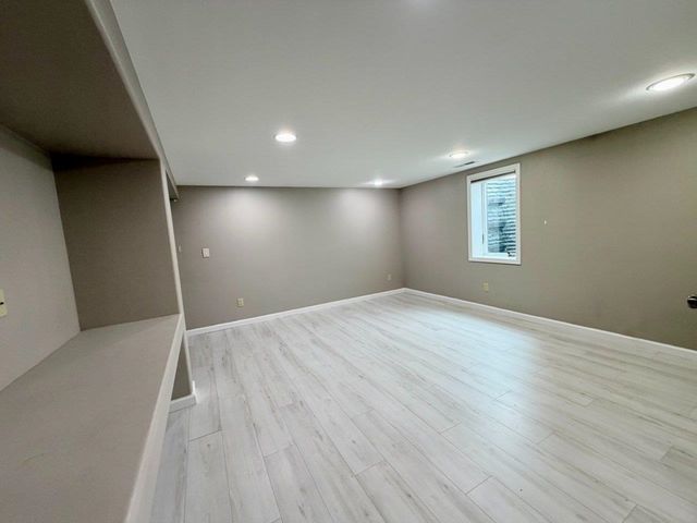 1816 2nd Ave NW, Minot, ND 58703