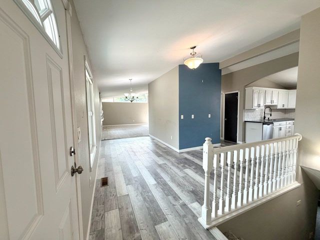 1816 2nd Ave NW, Minot, ND 58703