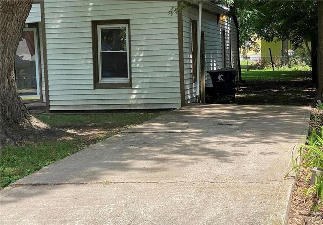 8241 Highland Avenue, Kansas City, MO 64131