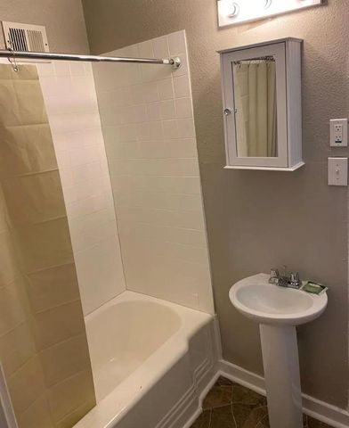 8241 Highland Avenue, Kansas City, MO 64131