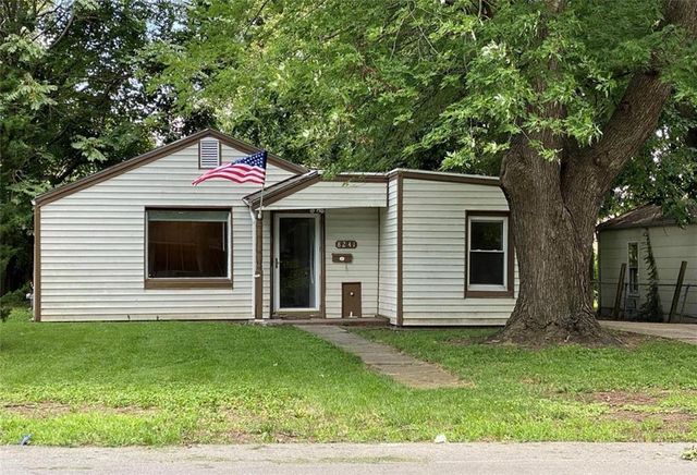 8241 Highland Avenue, Kansas City, MO 64131