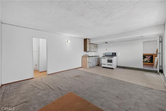 425 Blackpine, Corona, CA 92879