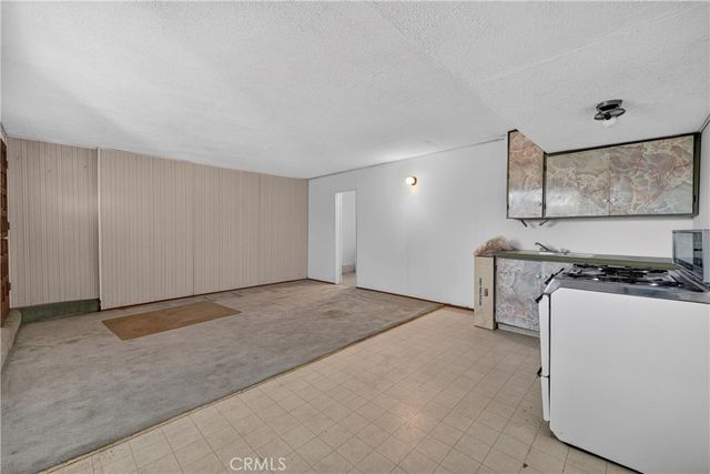 425 Blackpine, Corona, CA 92879