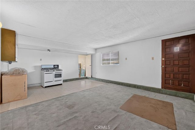 425 Blackpine, Corona, CA 92879
