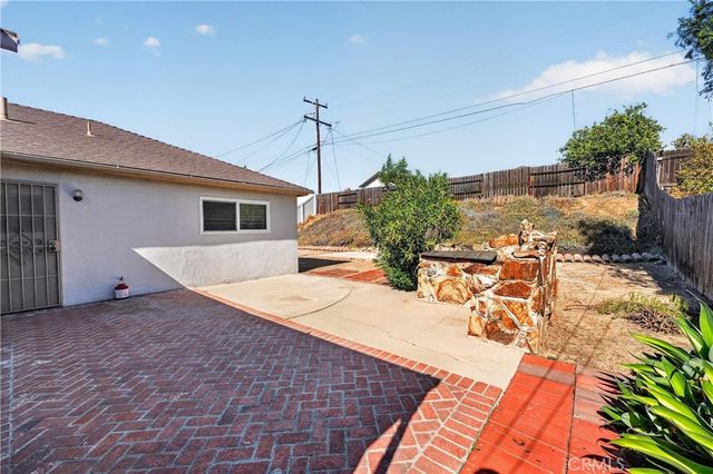 425 Blackpine, Corona, CA 92879