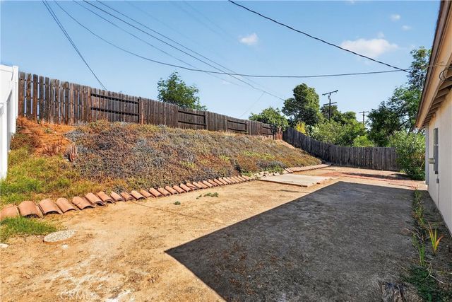 425 Blackpine, Corona, CA 92879