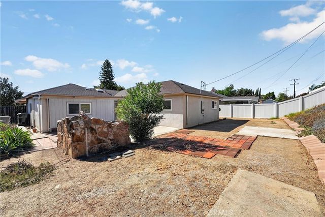 425 Blackpine, Corona, CA 92879
