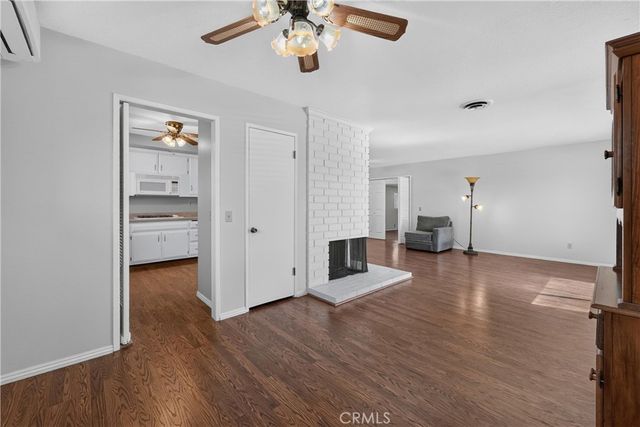 425 Blackpine, Corona, CA 92879