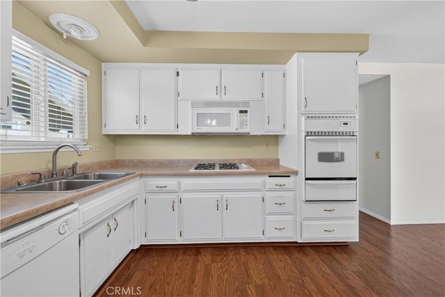 425 Blackpine, Corona, CA 92879