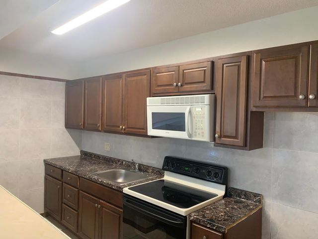 5098 Conklin Drive, Delray Beach, FL 33484