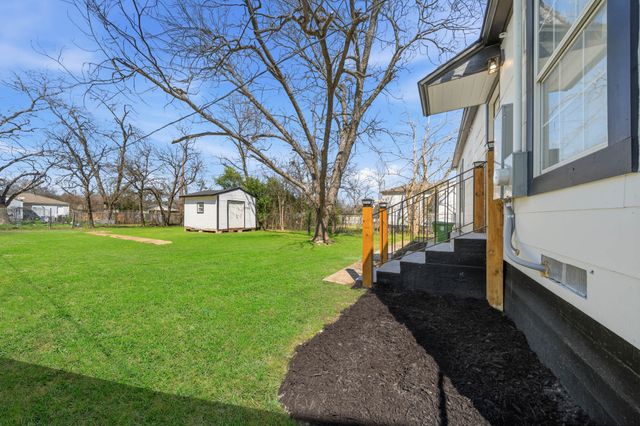 2605 Mitchell Avenue, Waco, TX 76708