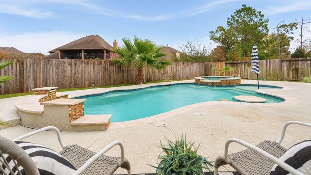 307 Arbor Ridge Lane, Conroe, TX 77384