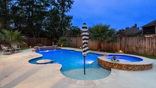 307 Arbor Ridge Lane, Conroe, TX 77384
