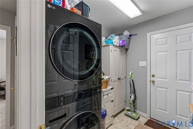 12419 Buffalo Nickel Dr, Midlothian, VA 23112