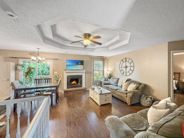 1185 W Grayrock Drive, Springfield, MO 65810