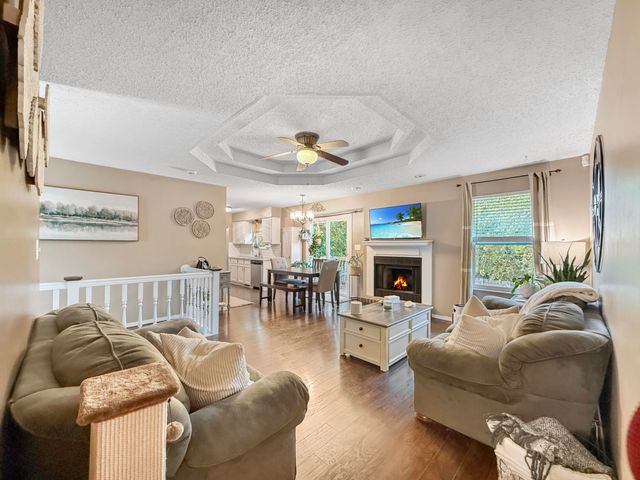 1185 W Grayrock Drive, Springfield, MO 65810
