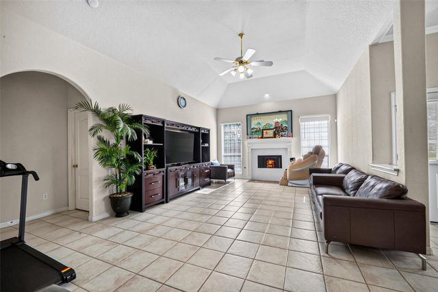 10102 Lizette Court, Houston, TX 77075