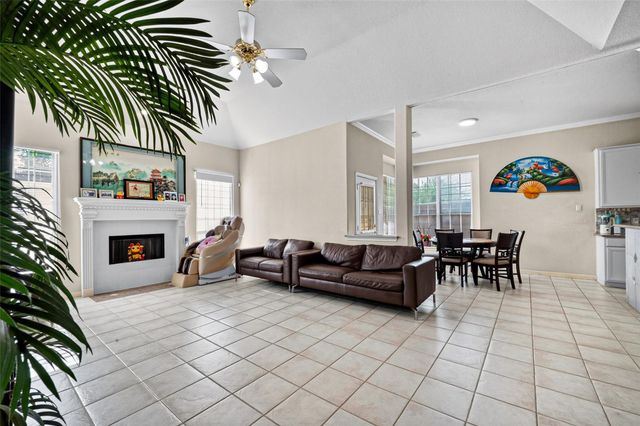 10102 Lizette Court, Houston, TX 77075