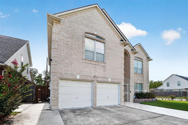 10102 Lizette Court, Houston, TX 77075