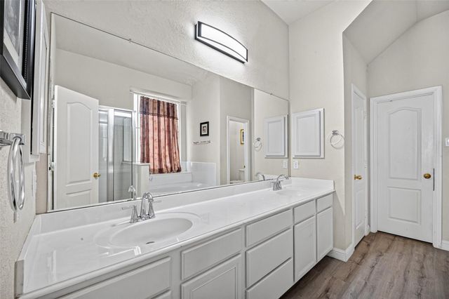 10102 Lizette Court, Houston, TX 77075