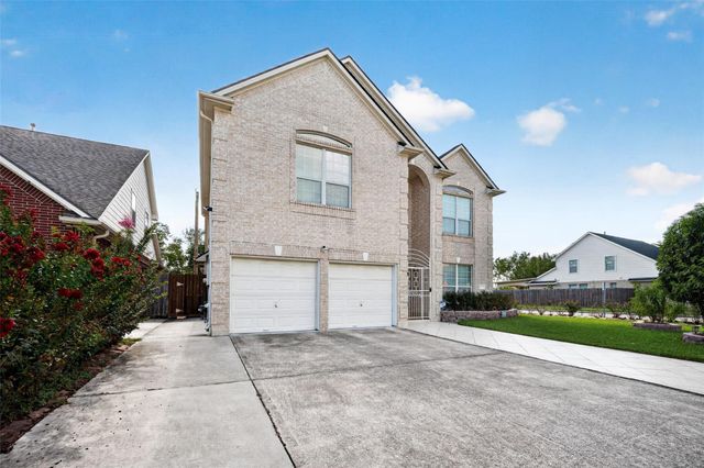 10102 Lizette Court, Houston, TX 77075