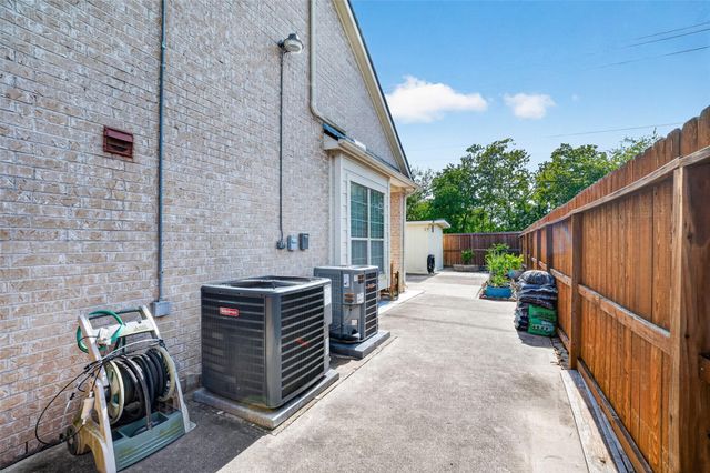 10102 Lizette Court, Houston, TX 77075