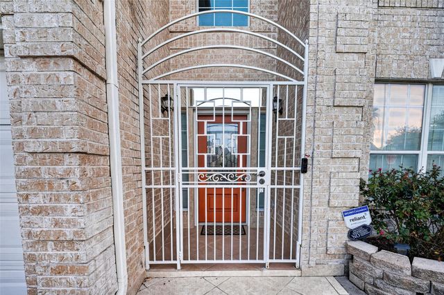 10102 Lizette Court, Houston, TX 77075