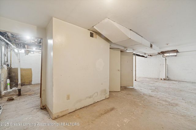 2001 S Martin Luther King Jr Boulevard, Lansing, MI 48910