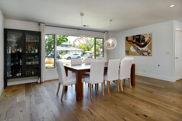 1145 Saxon Way, Menlo Park, CA 94025