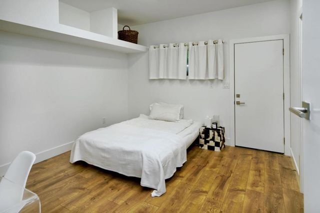 1145 Saxon Way, Menlo Park, CA 94025