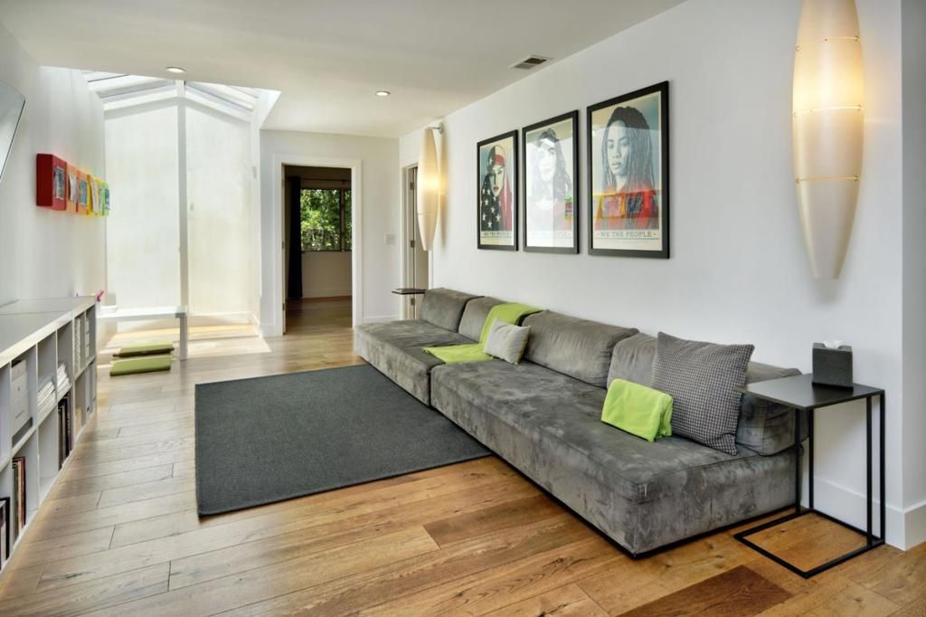 Image 22 of property listing at 1145 Saxon Way, Menlo Park, CA 94025