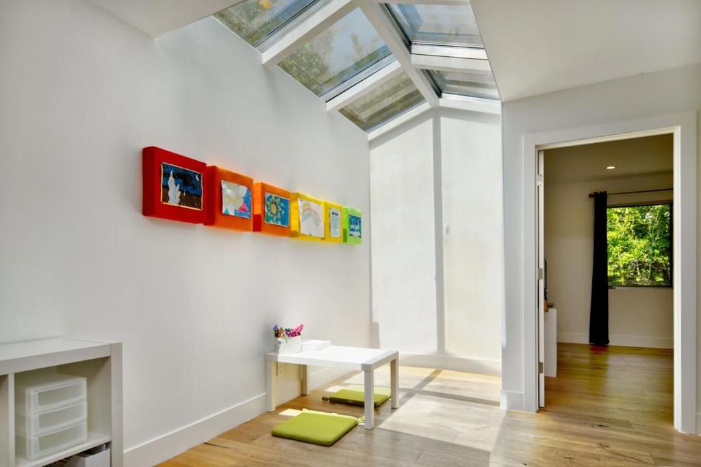 Image 24 of property listing at 1145 Saxon Way, Menlo Park, CA 94025