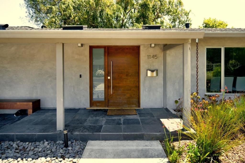 Image 3 of property listing at 1145 Saxon Way, Menlo Park, CA 94025