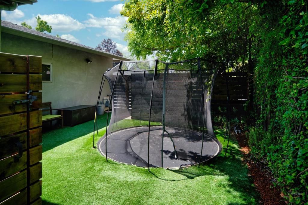 Image 43 of property listing at 1145 Saxon Way, Menlo Park, CA 94025