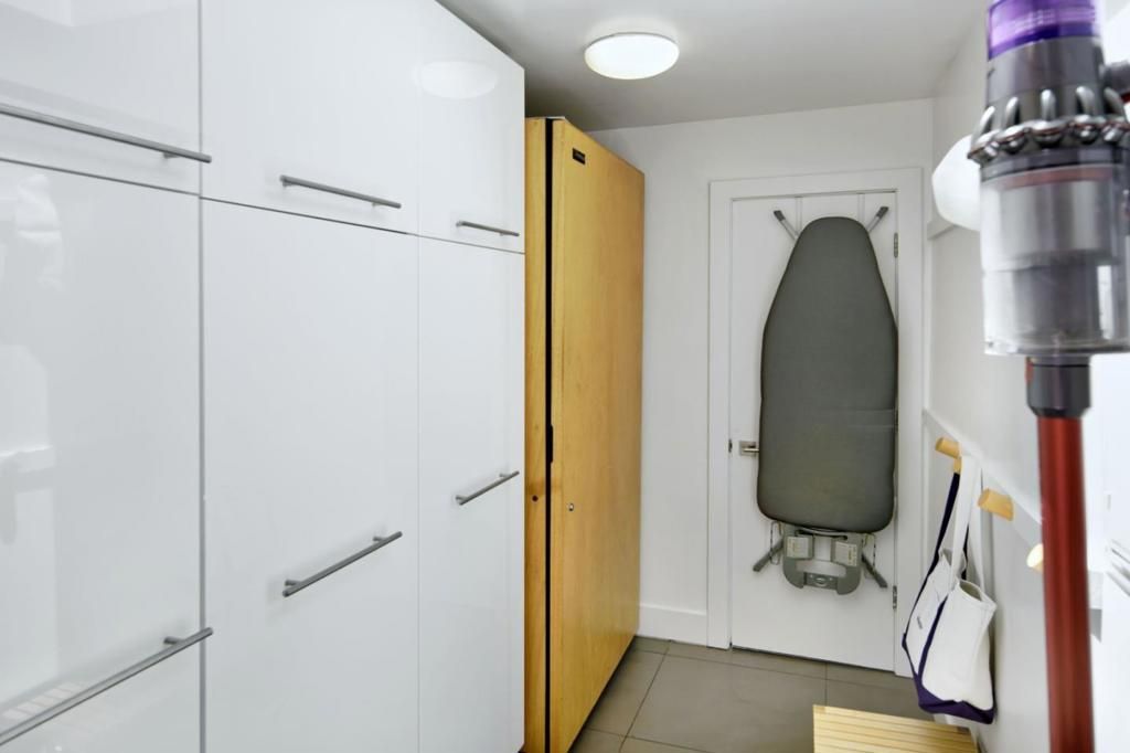 Image 49 of property listing at 1145 Saxon Way, Menlo Park, CA 94025