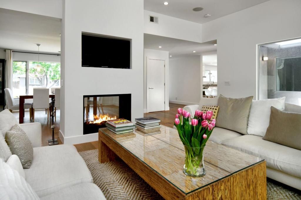 Image 9 of property listing at 1145 Saxon Way, Menlo Park, CA 94025