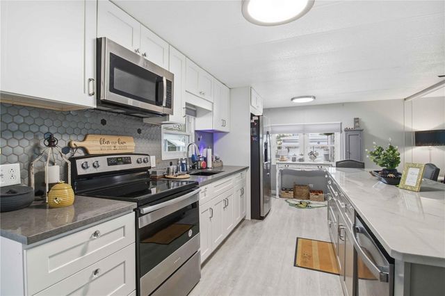 5316 CHATEAU LANE, Bradenton, FL 34207