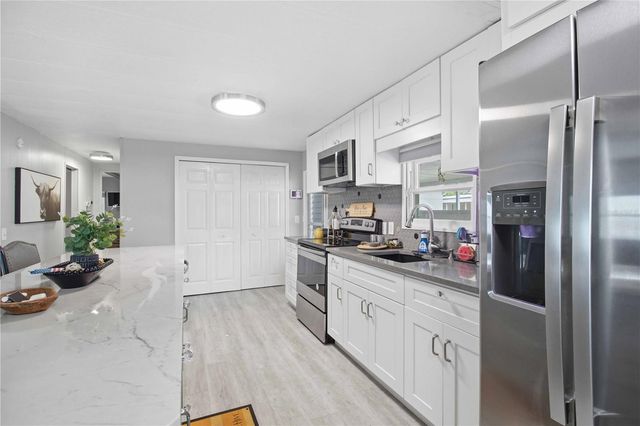5316 CHATEAU LANE, Bradenton, FL 34207