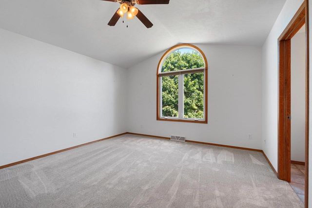 33 N ASHLAND AVENUE, Sturgeon Bay, WI 54235