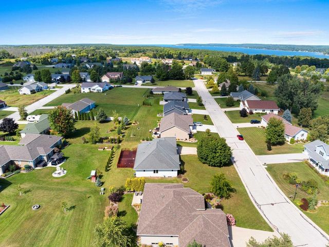33 N ASHLAND AVENUE, Sturgeon Bay, WI 54235
